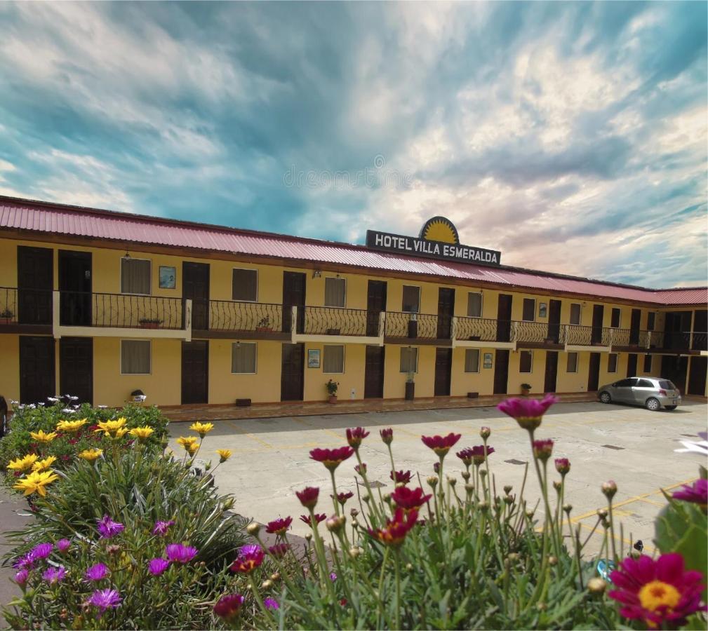 Hotel Y Restaurante Villa Esmeralda Кетцалтенанго Екстериор снимка