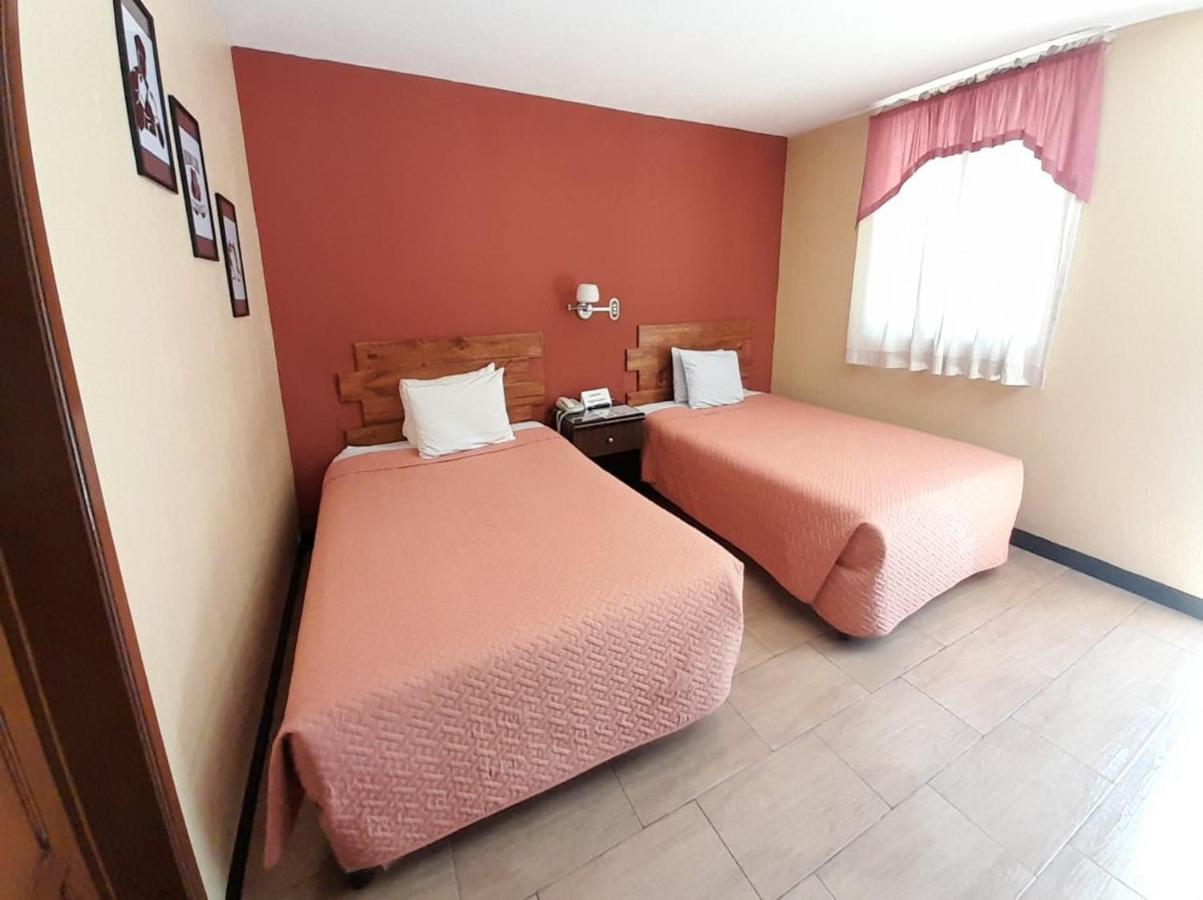 Hotel Y Restaurante Villa Esmeralda Кетцалтенанго Екстериор снимка