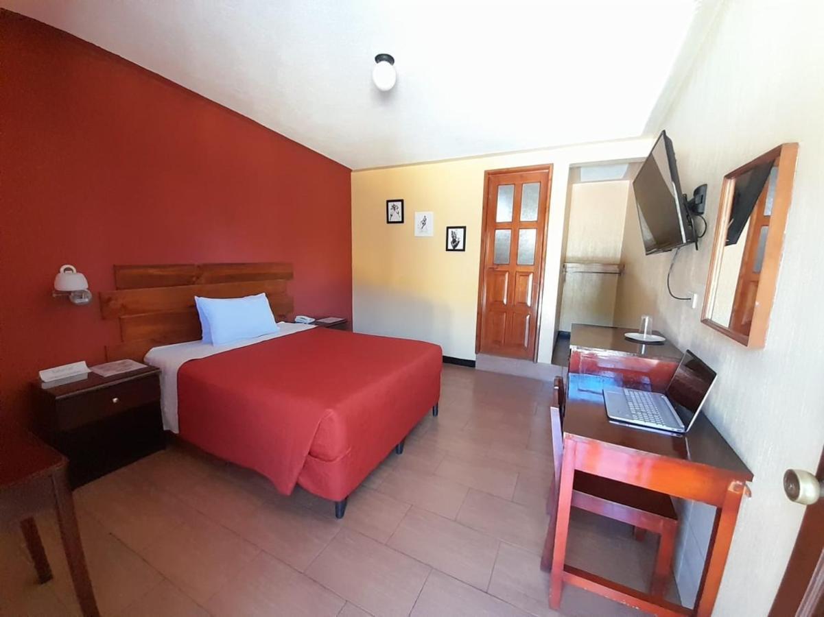 Hotel Y Restaurante Villa Esmeralda Кетцалтенанго Екстериор снимка