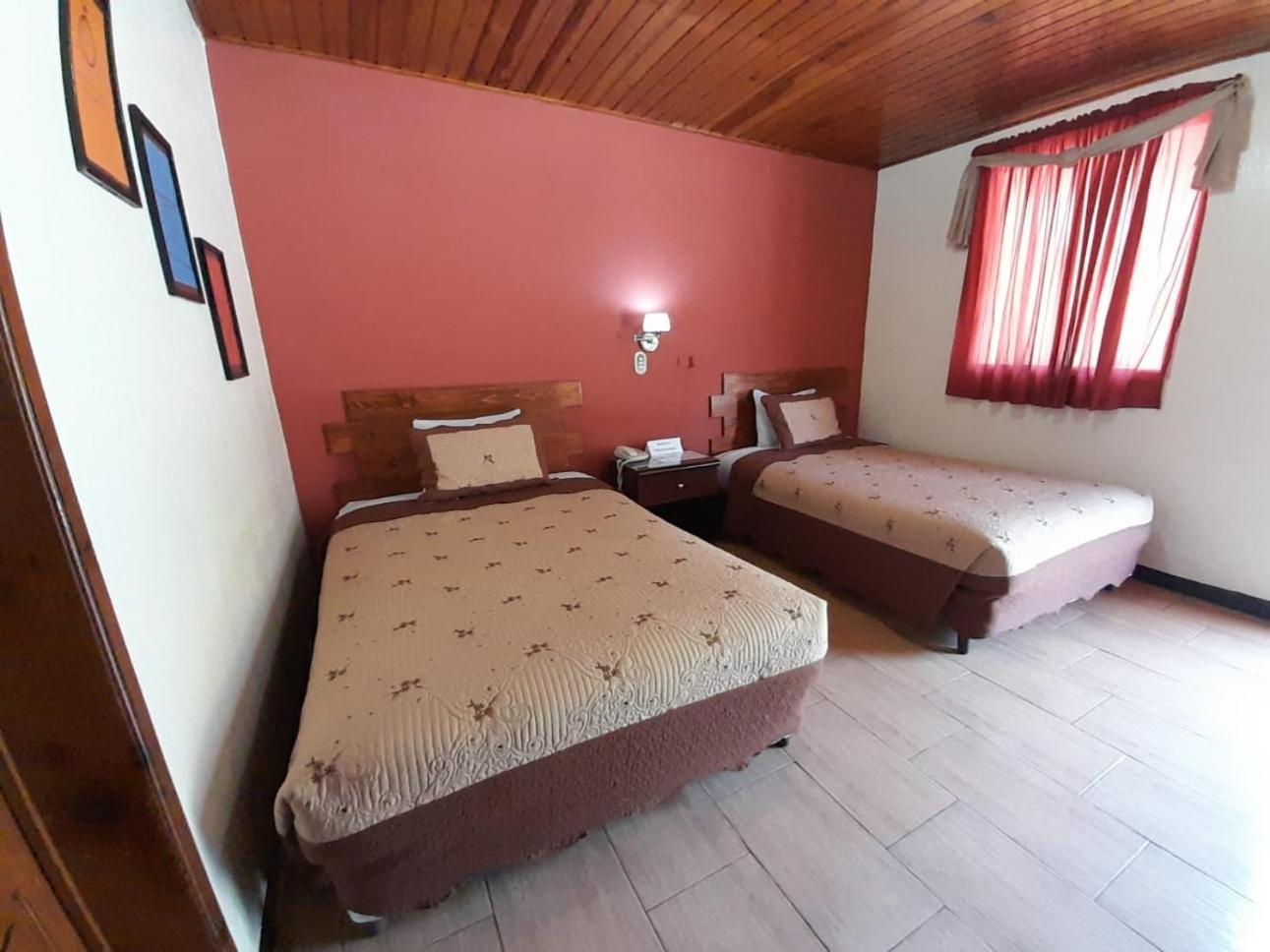 Hotel Y Restaurante Villa Esmeralda Кетцалтенанго Екстериор снимка
