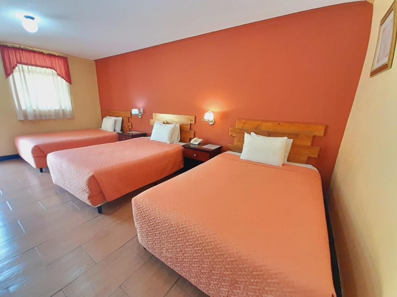 Hotel Y Restaurante Villa Esmeralda Кетцалтенанго Екстериор снимка