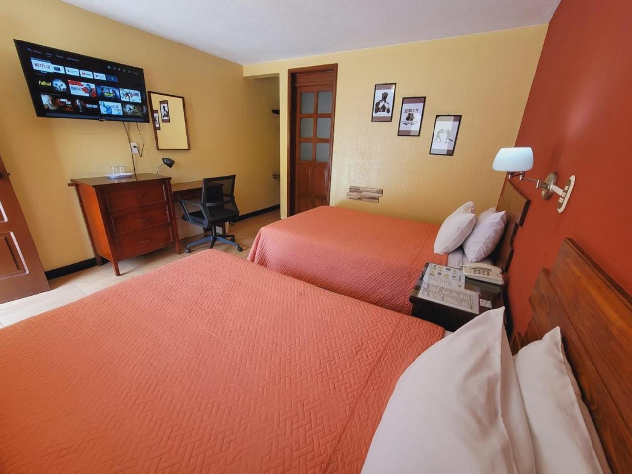 Hotel Y Restaurante Villa Esmeralda Кетцалтенанго Екстериор снимка