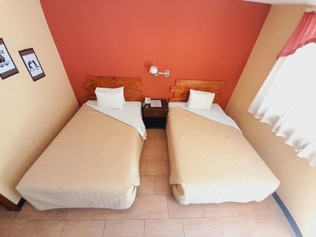 Hotel Y Restaurante Villa Esmeralda Кетцалтенанго Екстериор снимка