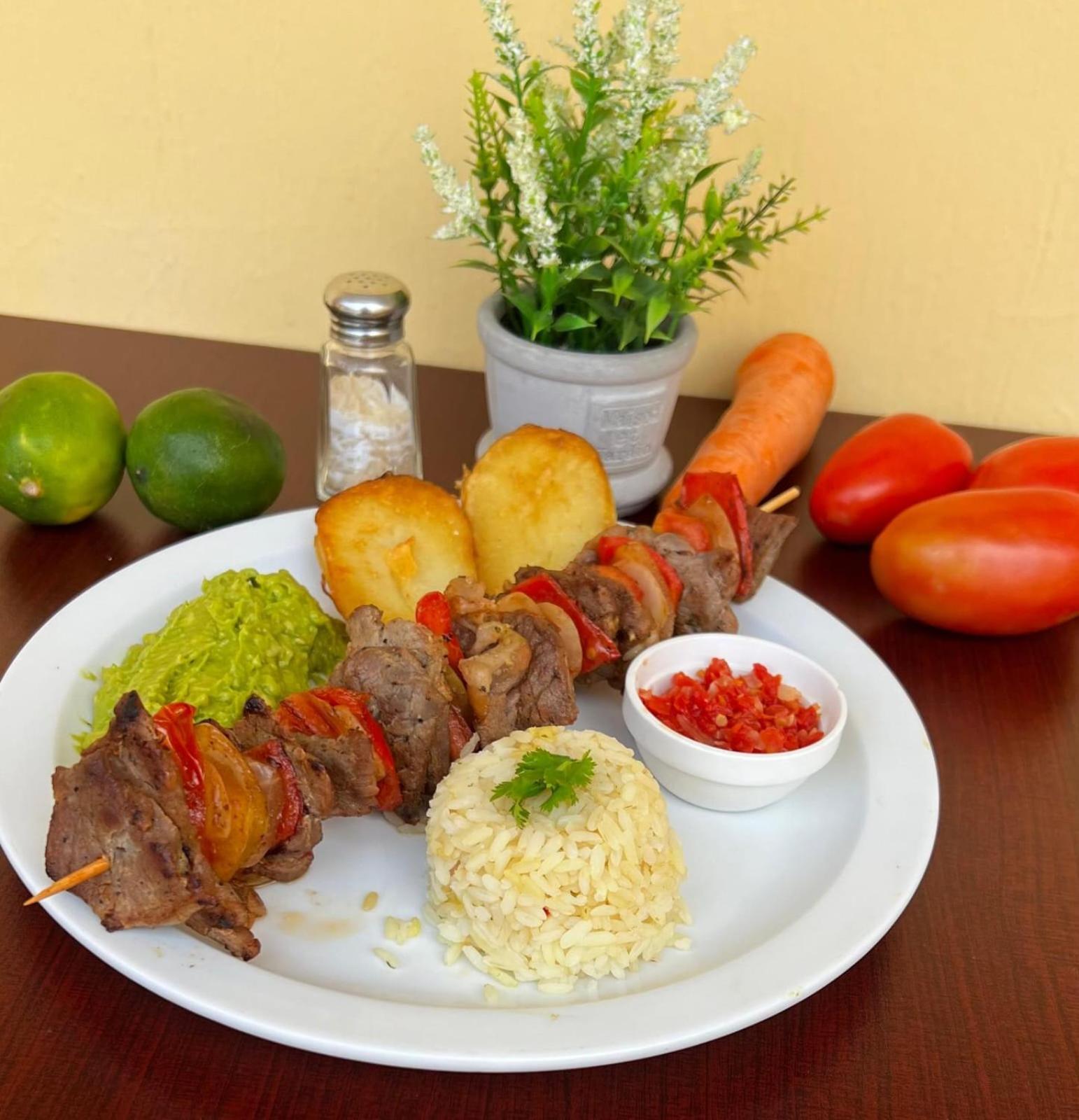 Hotel Y Restaurante Villa Esmeralda Кетцалтенанго Екстериор снимка