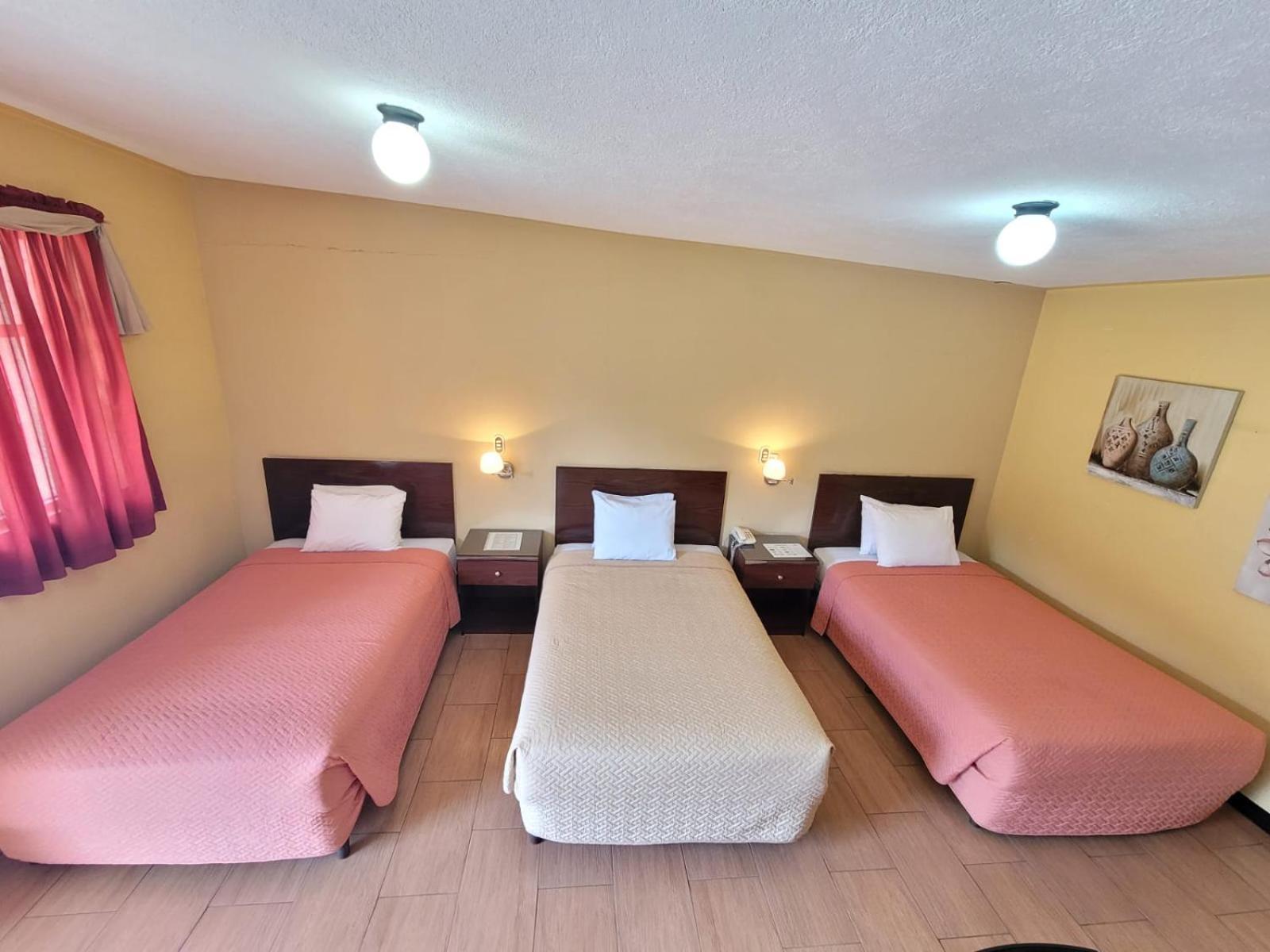 Hotel Y Restaurante Villa Esmeralda Кетцалтенанго Екстериор снимка
