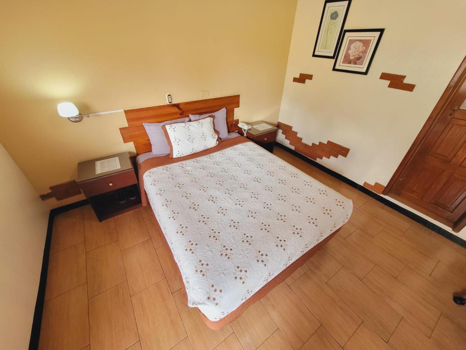 Hotel Y Restaurante Villa Esmeralda Кетцалтенанго Екстериор снимка