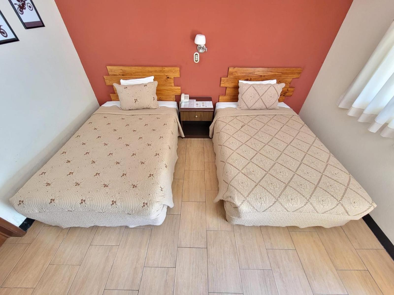 Hotel Y Restaurante Villa Esmeralda Кетцалтенанго Екстериор снимка